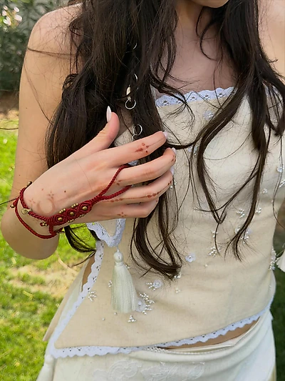 Imane Anys's hand photo