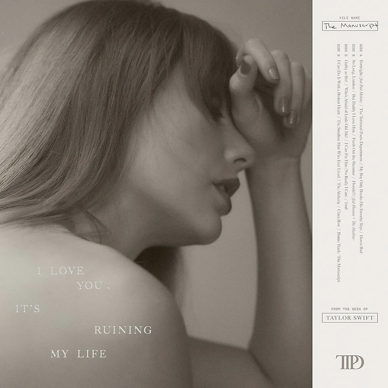 Taylor Swift's hand photo